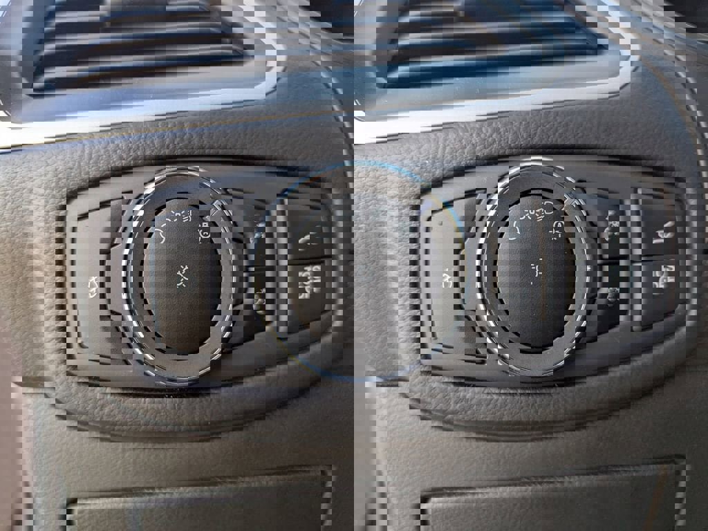 Used 2023 Ford Edge ST-Line image 25