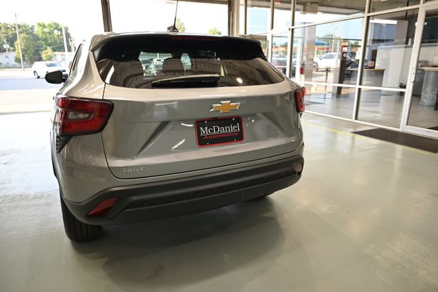 New 2026 Chevrolet Trax LS w/ LS Convenience Package FWD image 6