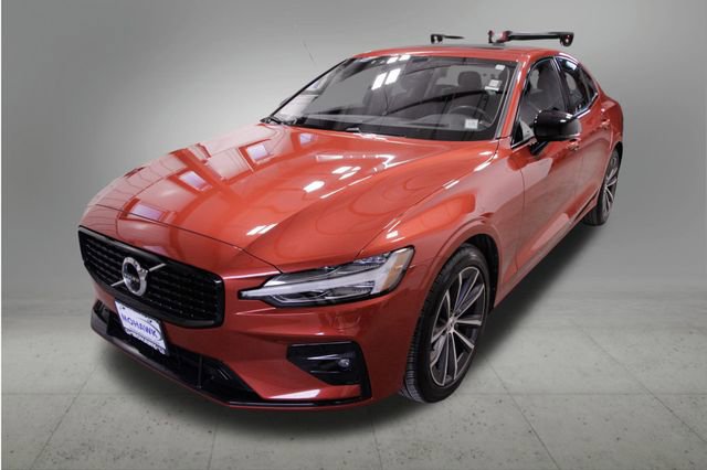 Used 2022 Volvo S60 B5 Momentum w/ Advanced Package image 1