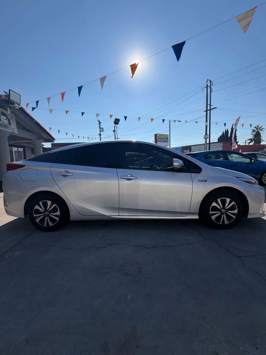 Used 2018 Toyota Prius Prime Plus image 7