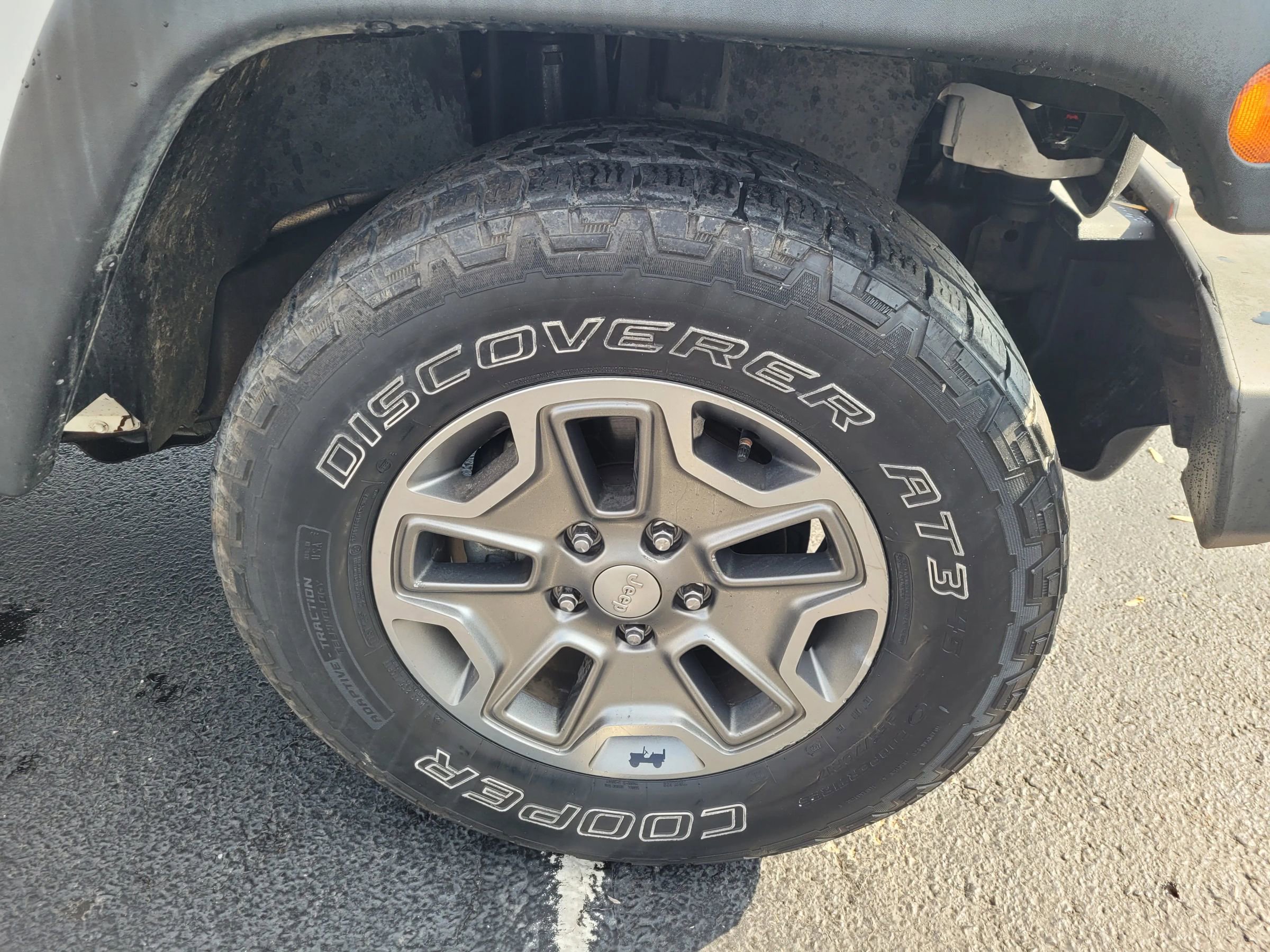 Used 2013 Jeep Wrangler Unlimited Sport image 9