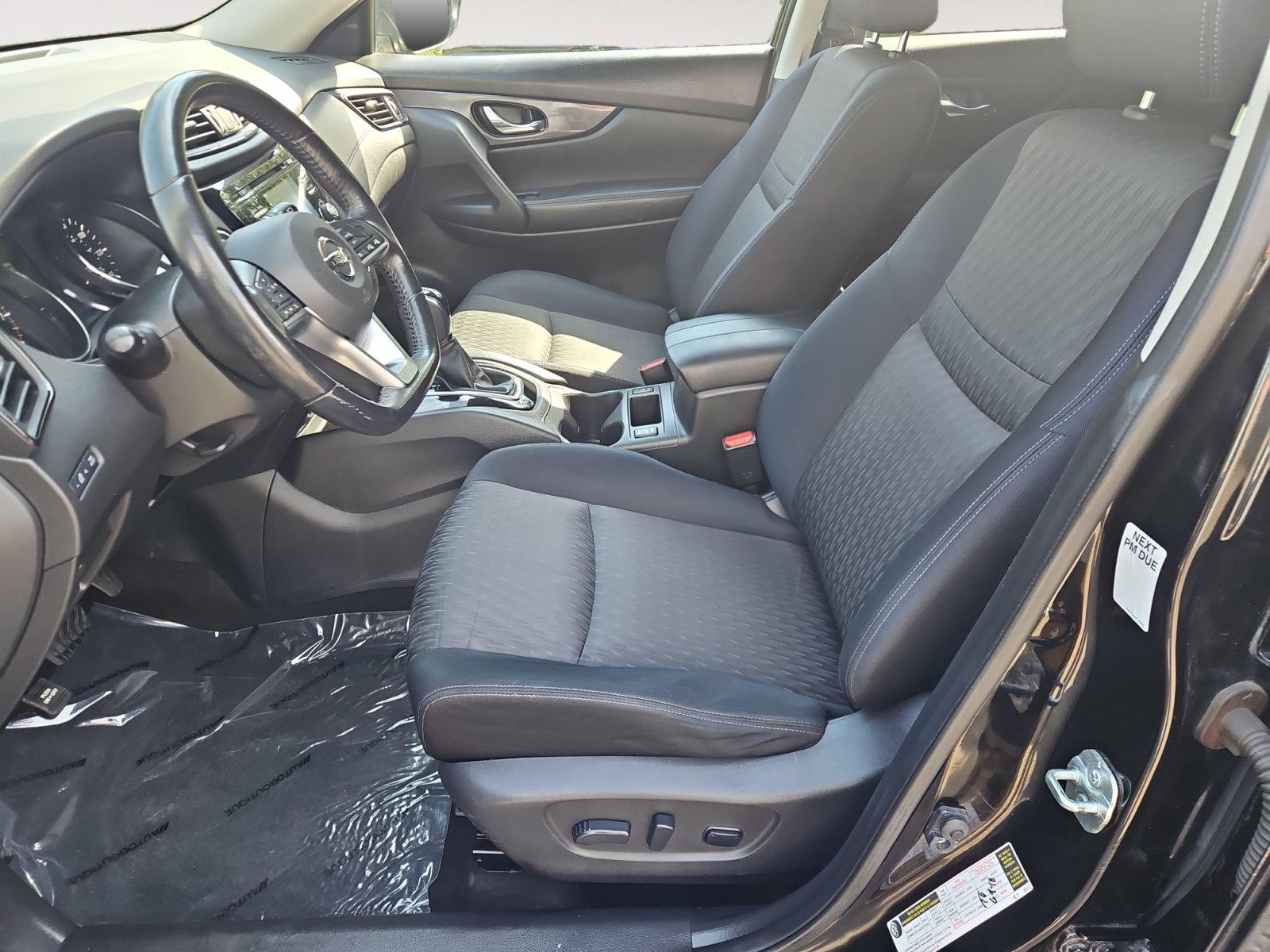Used 2017 Nissan Rogue SV FWD image 10