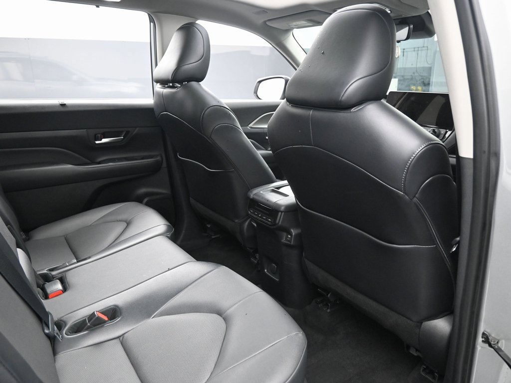 Used 2024 Toyota Grand Highlander XLE image 40