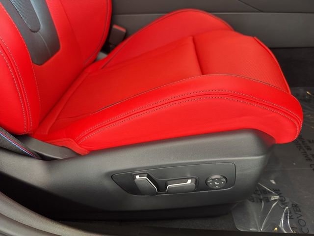 Used 2025 BMW M5 w/ Carbon Package image 61