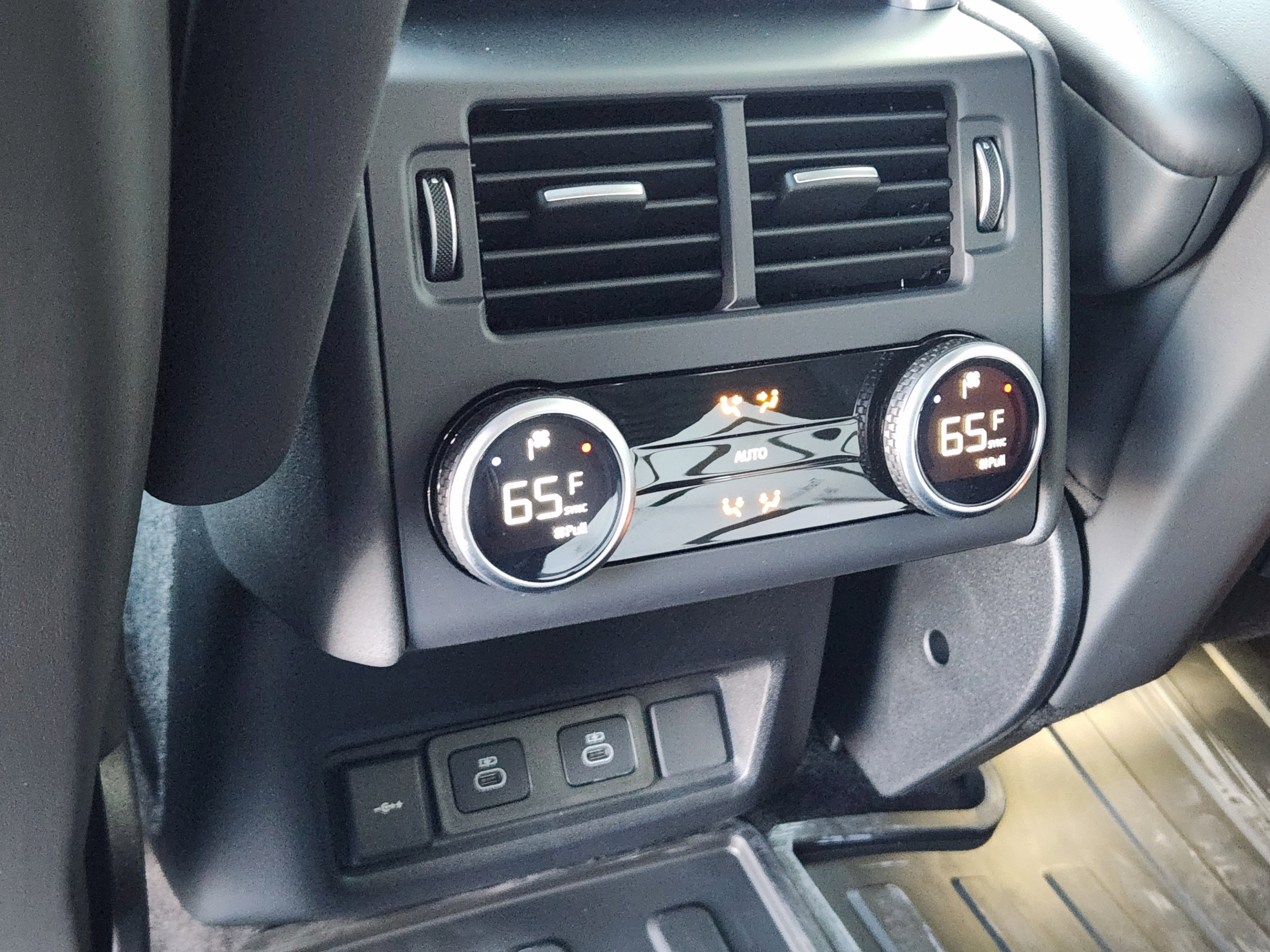 New 2025 Land Rover Discovery Dynamic SE AWD/4WD image 25