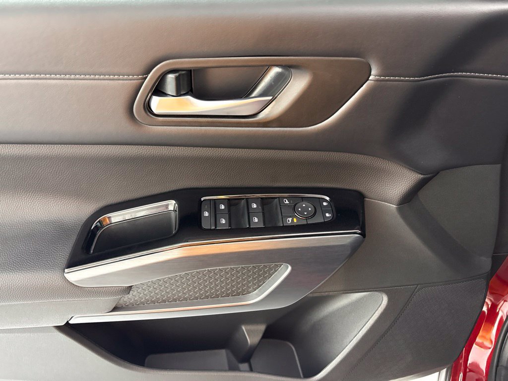 New 2026 Nissan Pathfinder SL FWD image 25