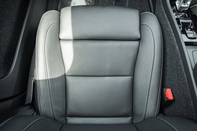 New 2026 Volvo XC40 B5 Plus w/ Climate Package AWD/4WD image 30