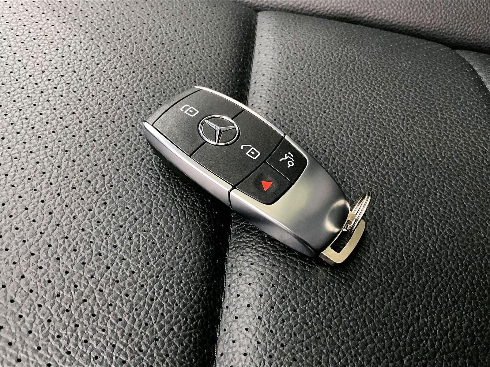 Certified 2024 Mercedes-Benz GLS 450 4MATIC image 12