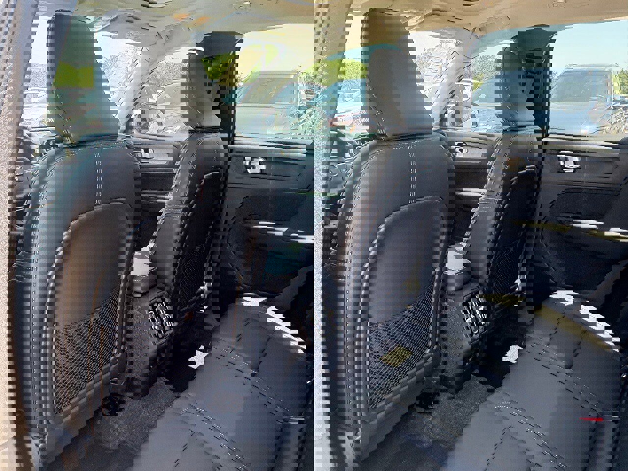 New 2026 Volvo XC40 B4 Plus w/ Protection Package Premier image 21