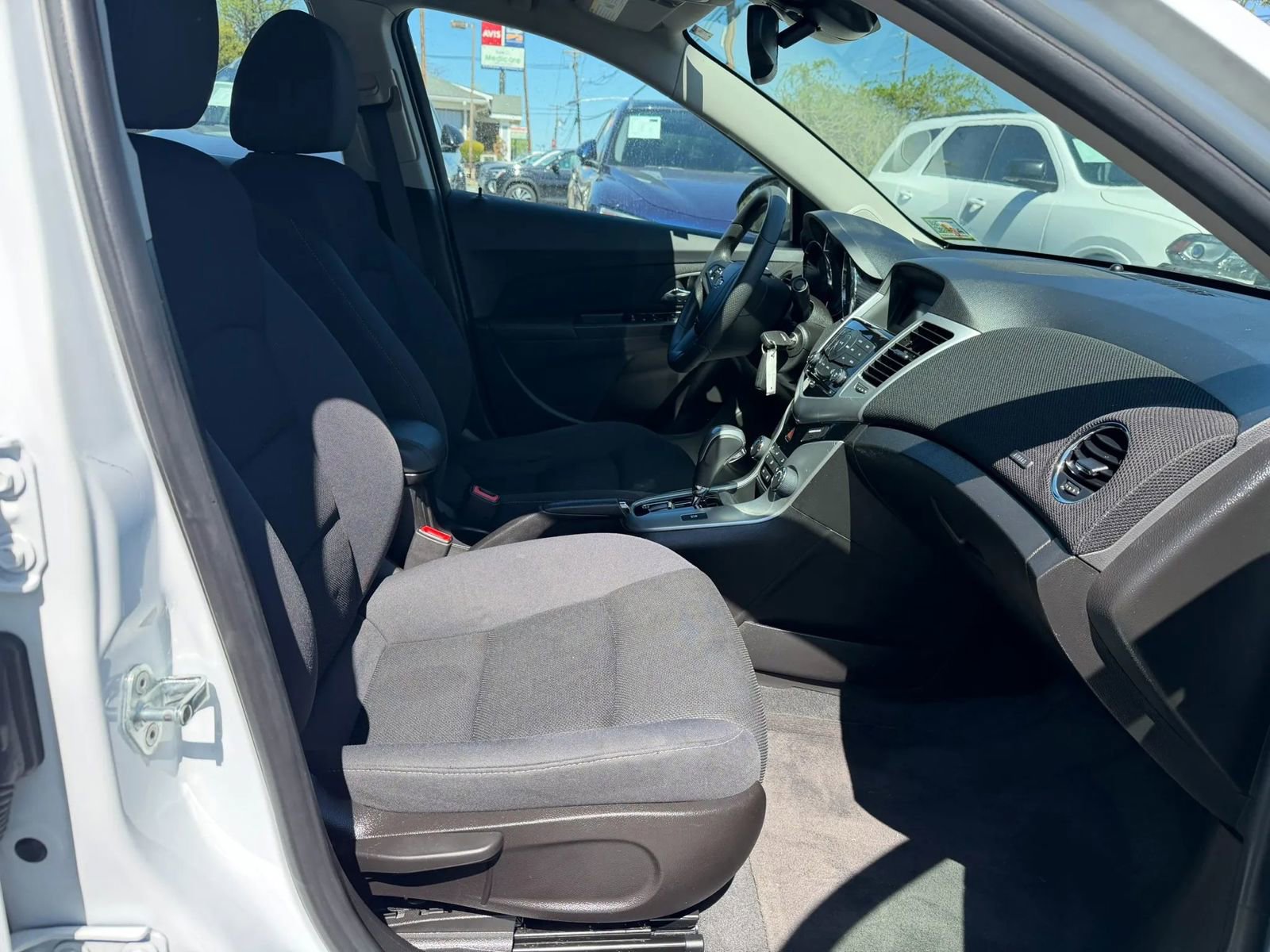 Used 2016 Chevrolet Cruze LT FWD image 13