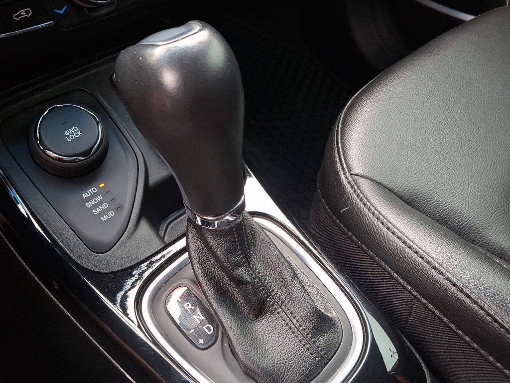 Used 2021 Jeep Compass Latitude image 29