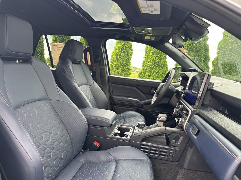 Certified 2025 Toyota 4Runner 4WD image 36