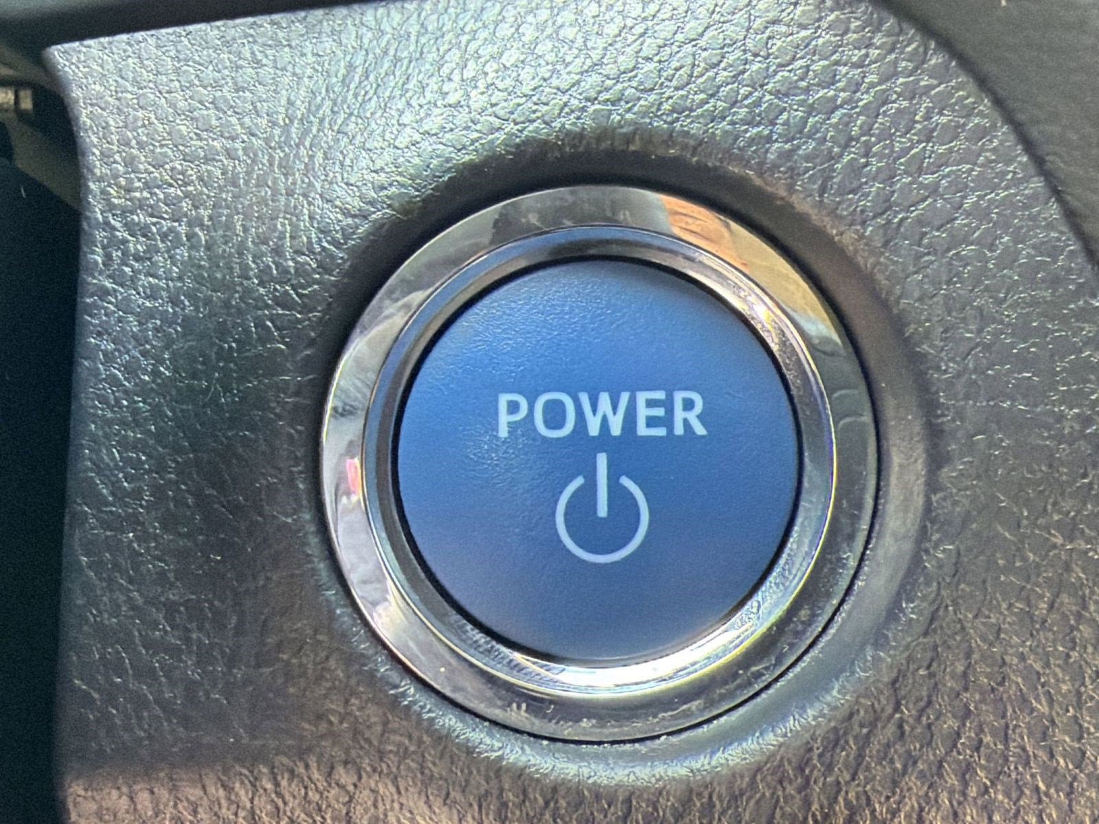 Used 2022 Toyota RAV4 XLE Premium AWD/4WD image 22