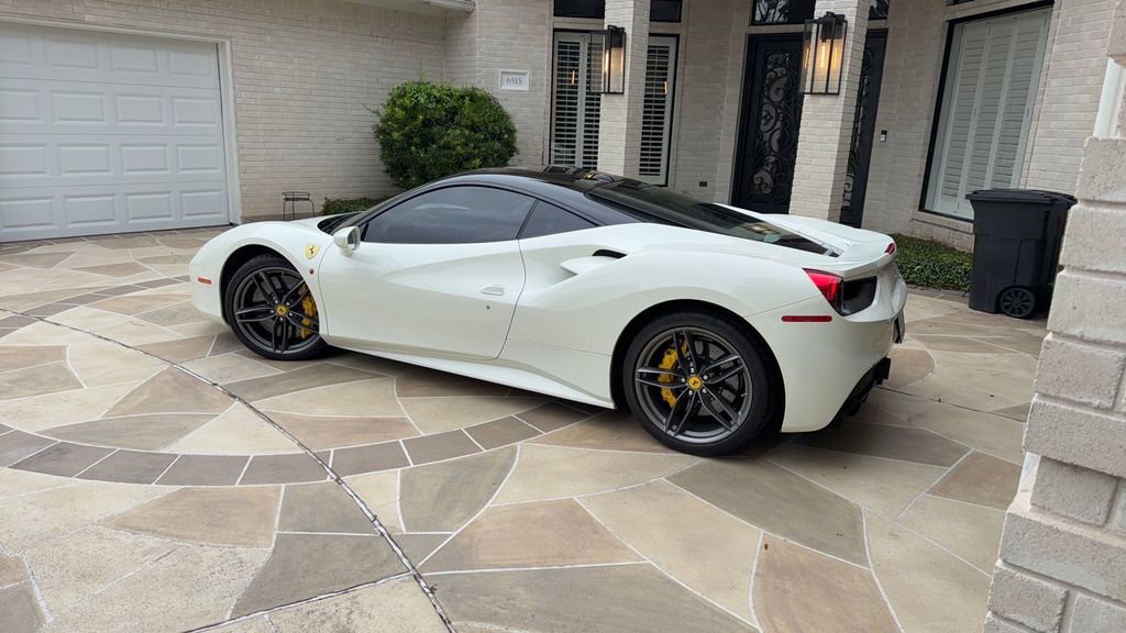 Used 2016 Ferrari 488 GTB RWD image 4