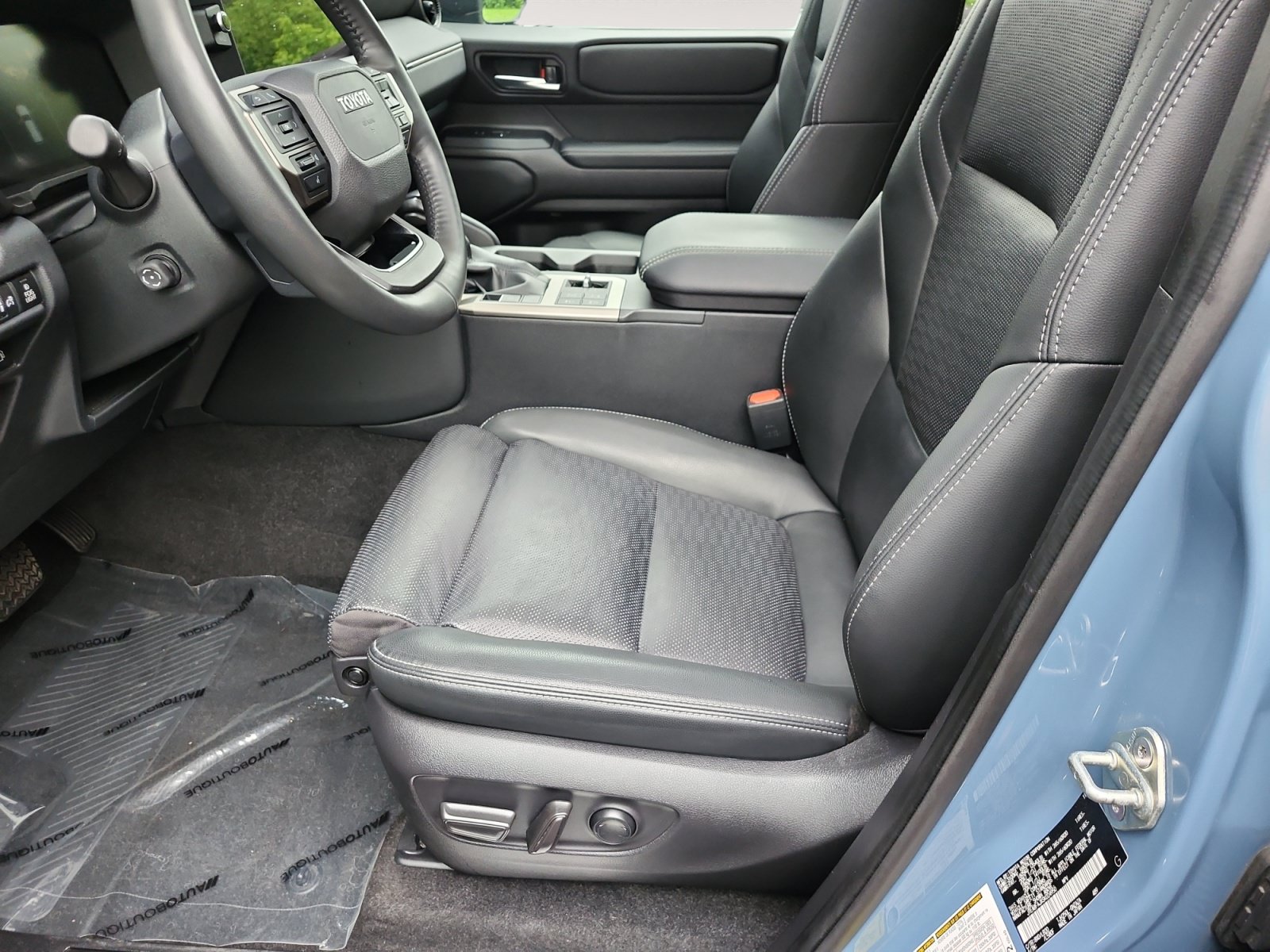 Used 2025 Toyota Land Cruiser w/ Premium Package AWD/4WD image 9