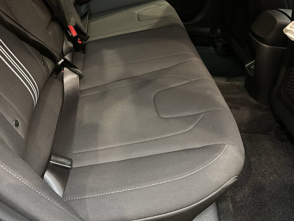 Certified 2025 Hyundai Elantra SEL FWD image 17