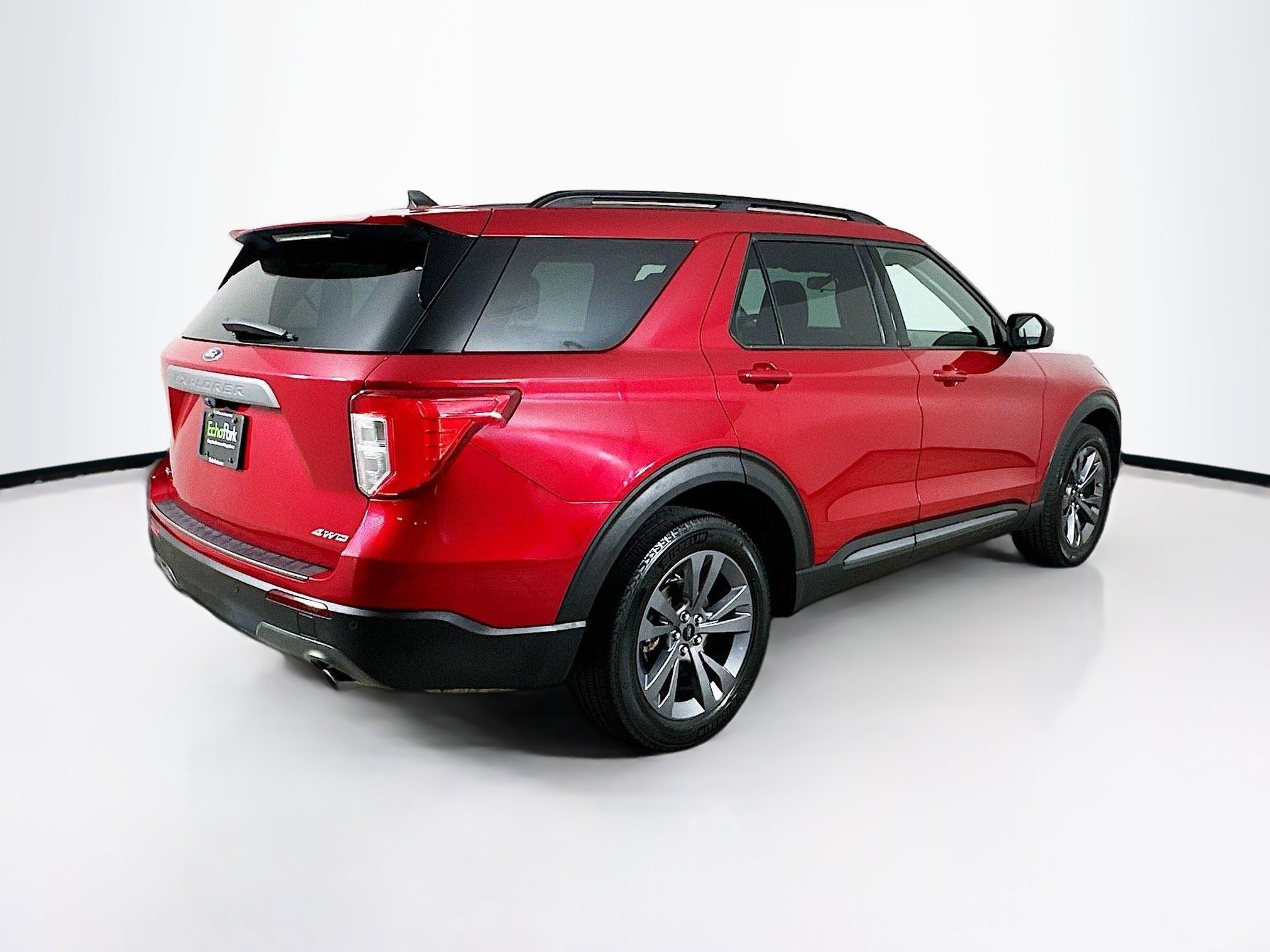 Used 2022 Ford Explorer XLT w/ Equipment Group 202A image 9