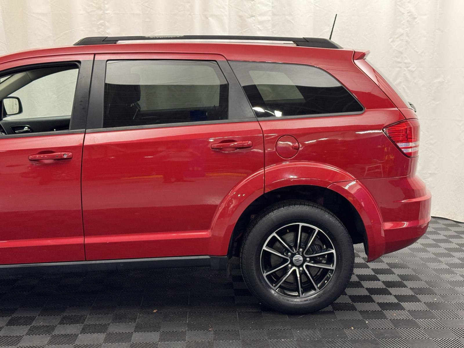 Used 2018 Dodge Journey SE w/ Connectivity Group image 7