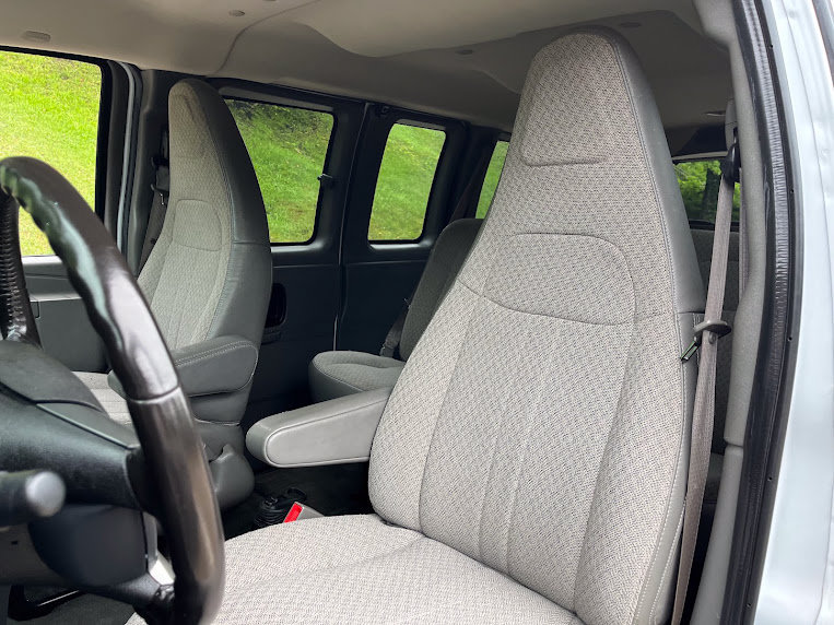 Used 2018 Chevrolet Express 2500 LT w/ LT Preferred Equipment Group RWD image 9