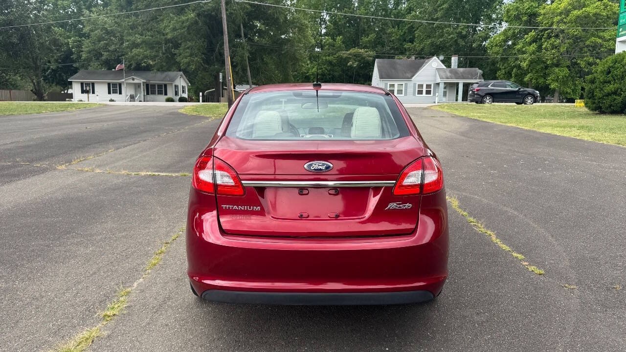 Used 2013 Ford Fiesta Titanium FWD image 7