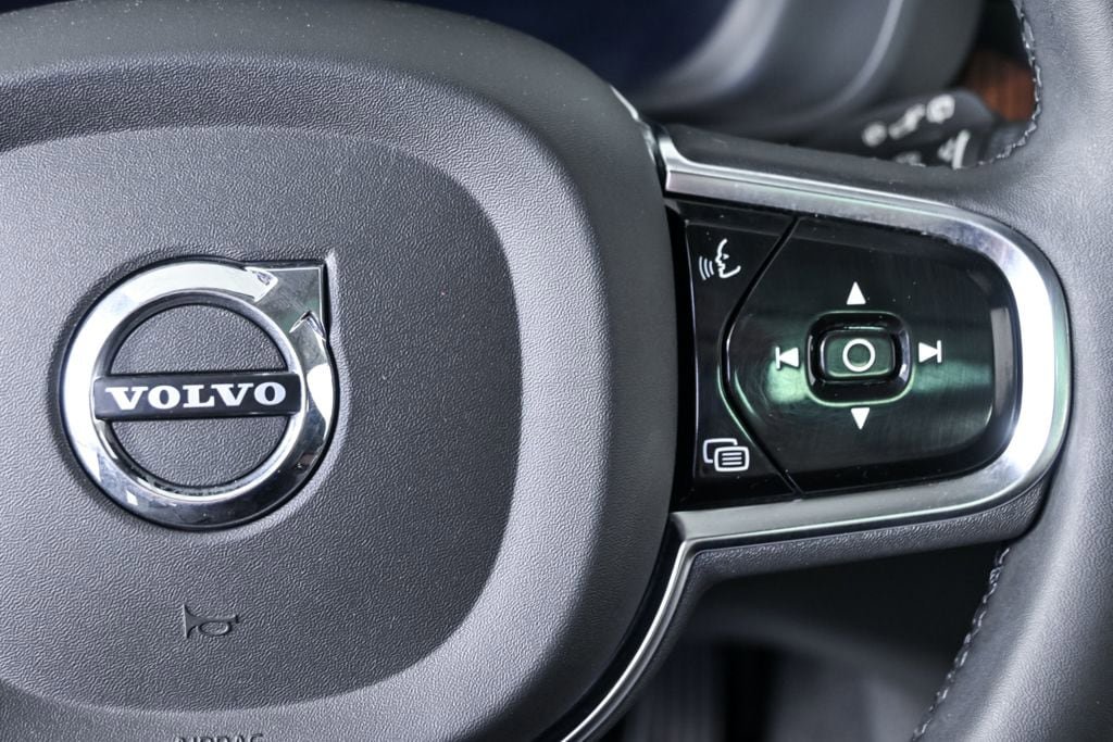 Certified 2023 Volvo XC60 B5 Ultimate w/ Protection Package Premier FWD image 13