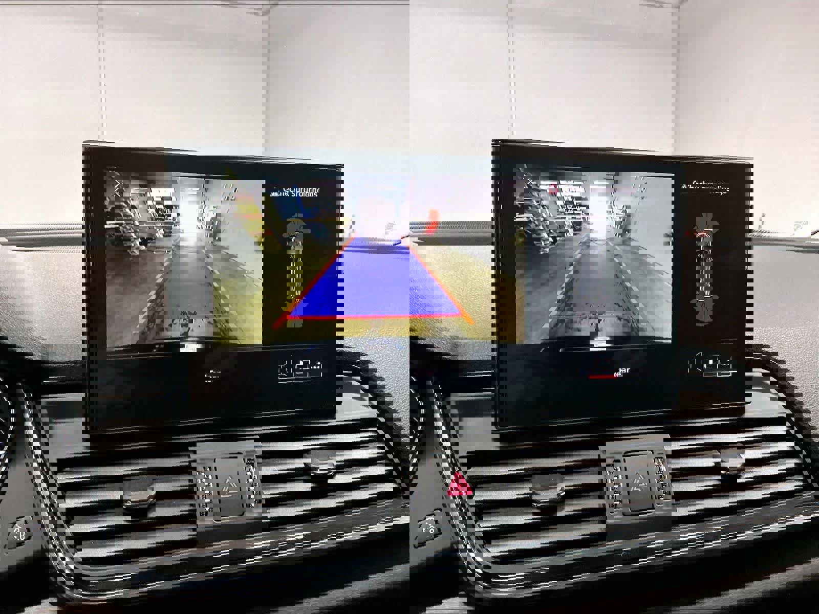 Used 2023 Audi Q5 2.0T Premium w/ Convenience Package image 24