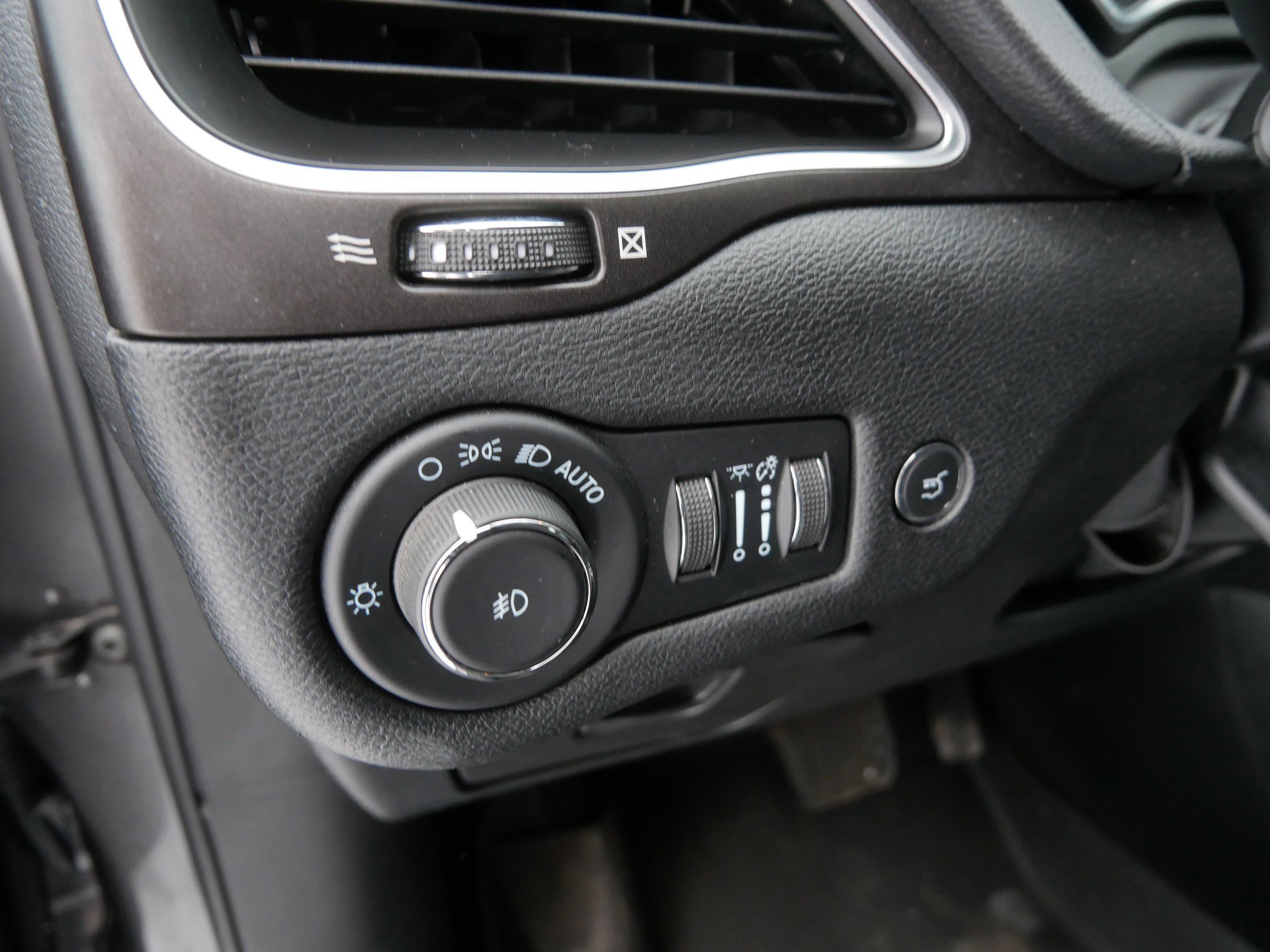 Certified 2022 Jeep Cherokee Trailhawk w/ Comfort/Convenience Group image 22