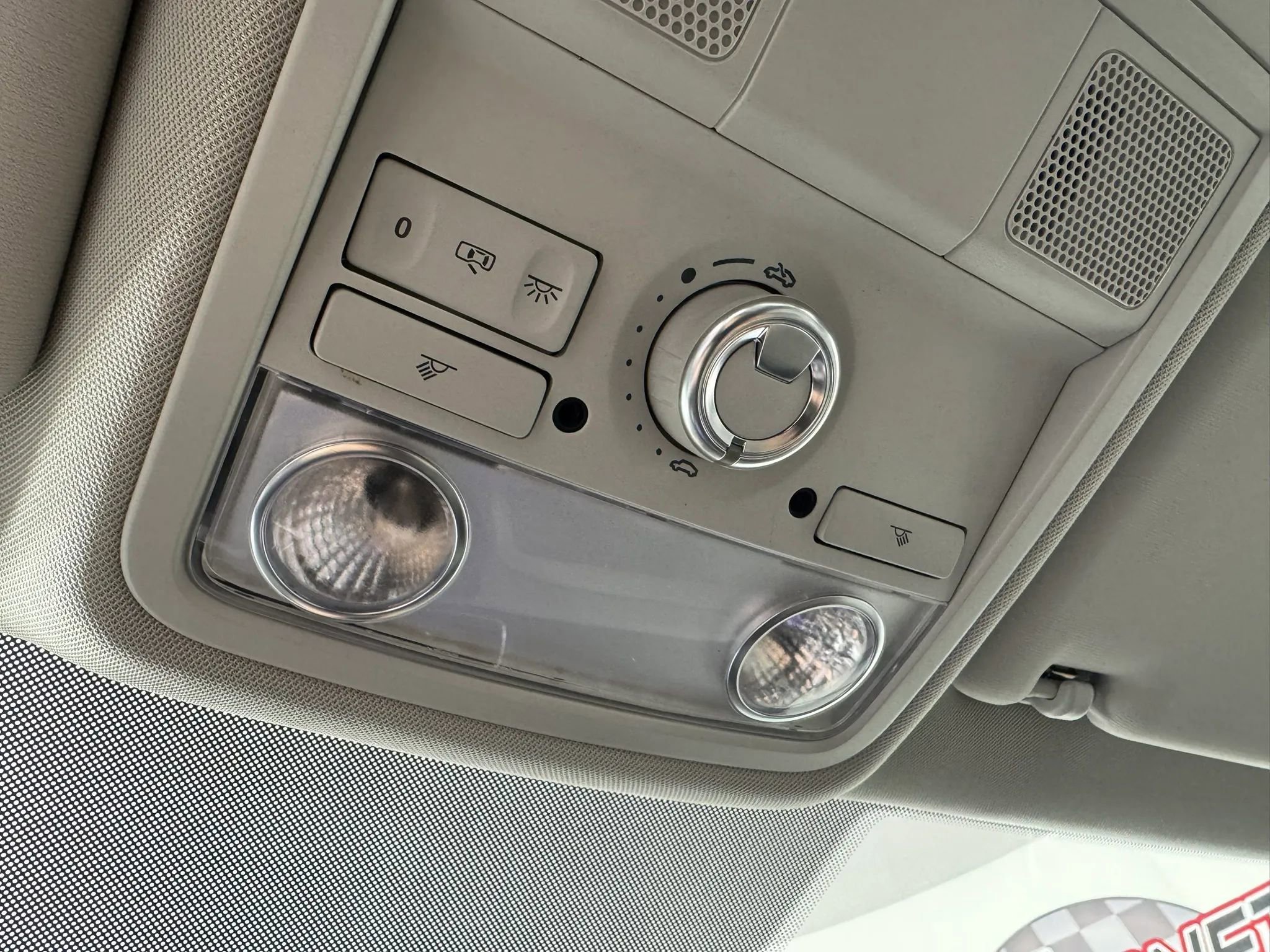 Used 2019 Volkswagen Passat 2.0T Wolfsburg w/ Wheels & Sunroof Package image 23