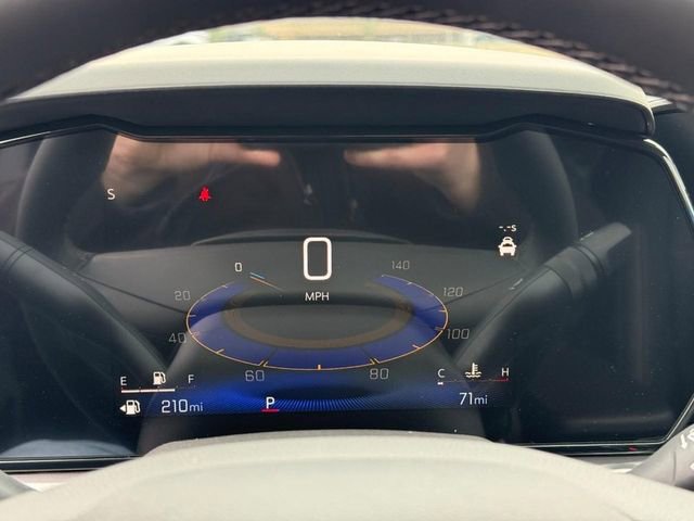 Used 2025 Chevrolet Trax LT w/ Driver Confidence Package image 21