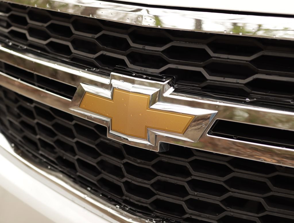Used 2019 Chevrolet Suburban LT AWD/4WD image 43