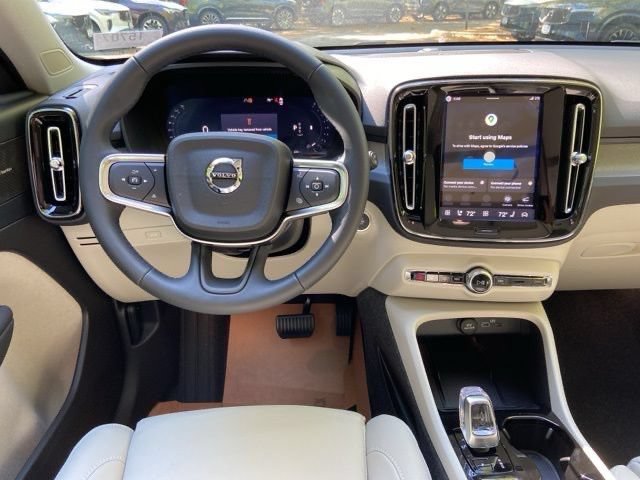New 2026 Volvo XC40 B5 Ultra w/ Protection Package Premier AWD/4WD image 13