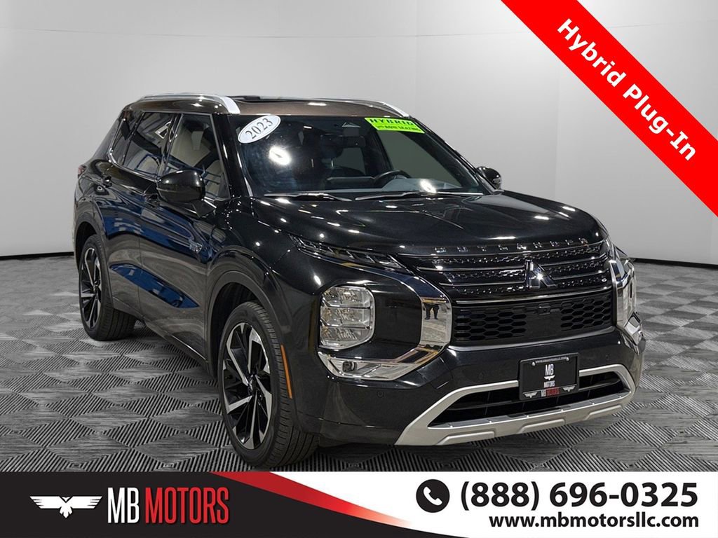 Used 2023 Mitsubishi Outlander SEL image 1