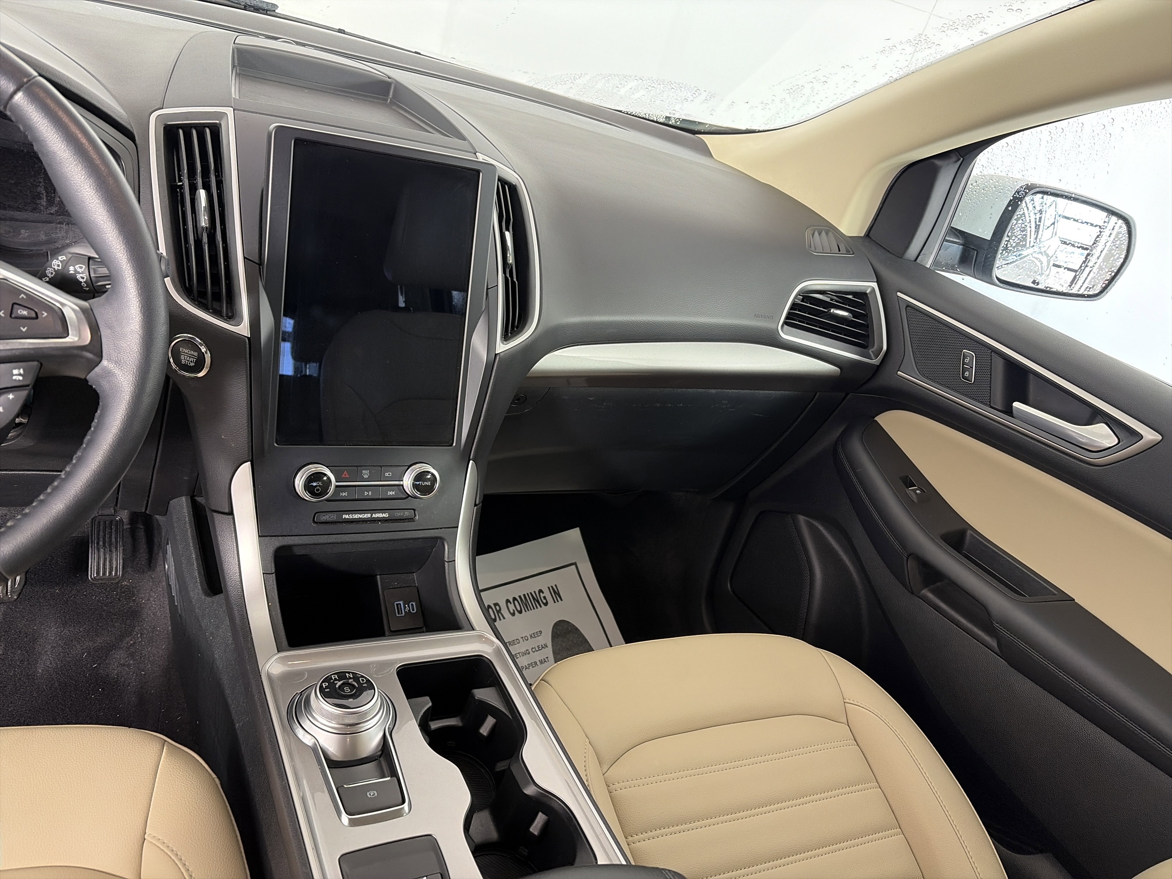 Used 2024 Ford Edge SEL w/ Convenience Package image 4