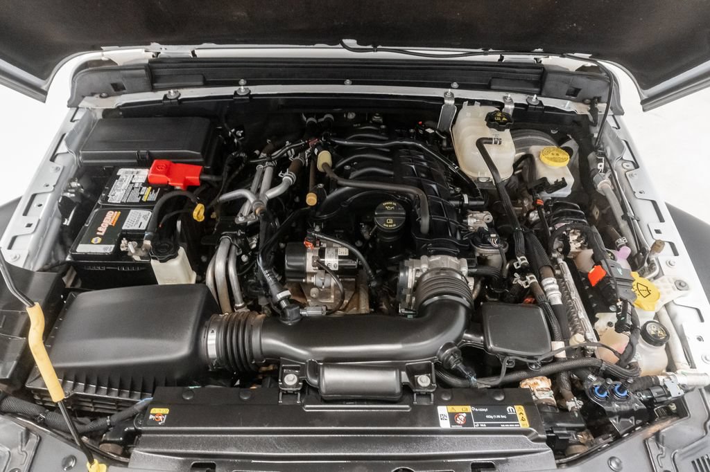 Used 2023 Jeep Wrangler Unlimited Sport AWD/4WD image 3