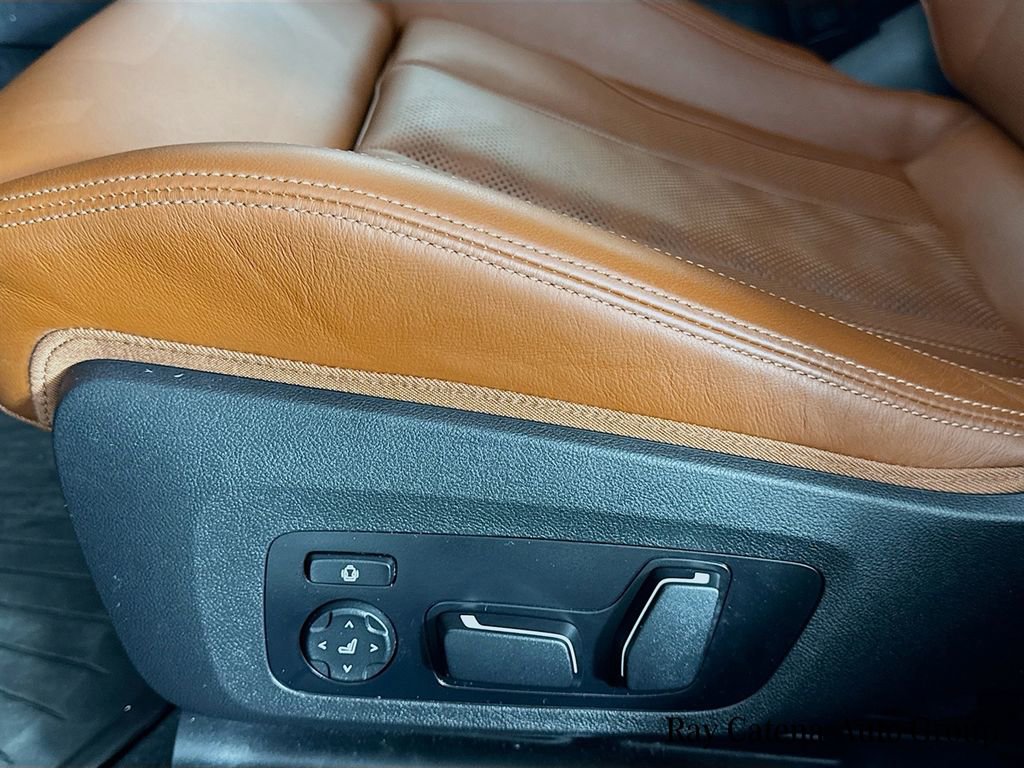 Used 2025 BMW M3 w/ M Carbon Exterior Package image 20