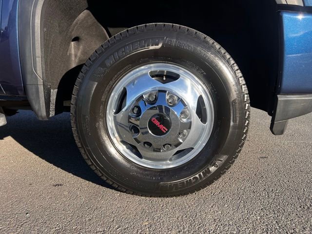 Used 2023 GMC Sierra 3500 Denali w/ Denali Ultimate Package AWD/4WD image 2