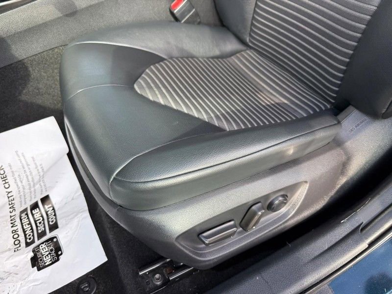 Used 2020 Toyota Camry SE image 17