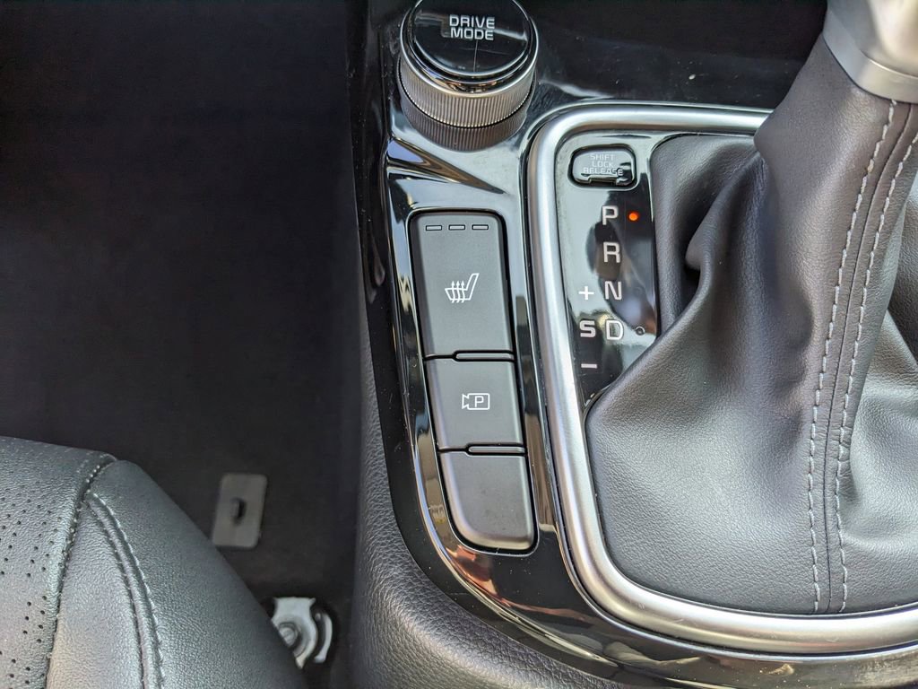 Certified 2025 Kia Seltos EX w/ EX Sunroof Package image 25