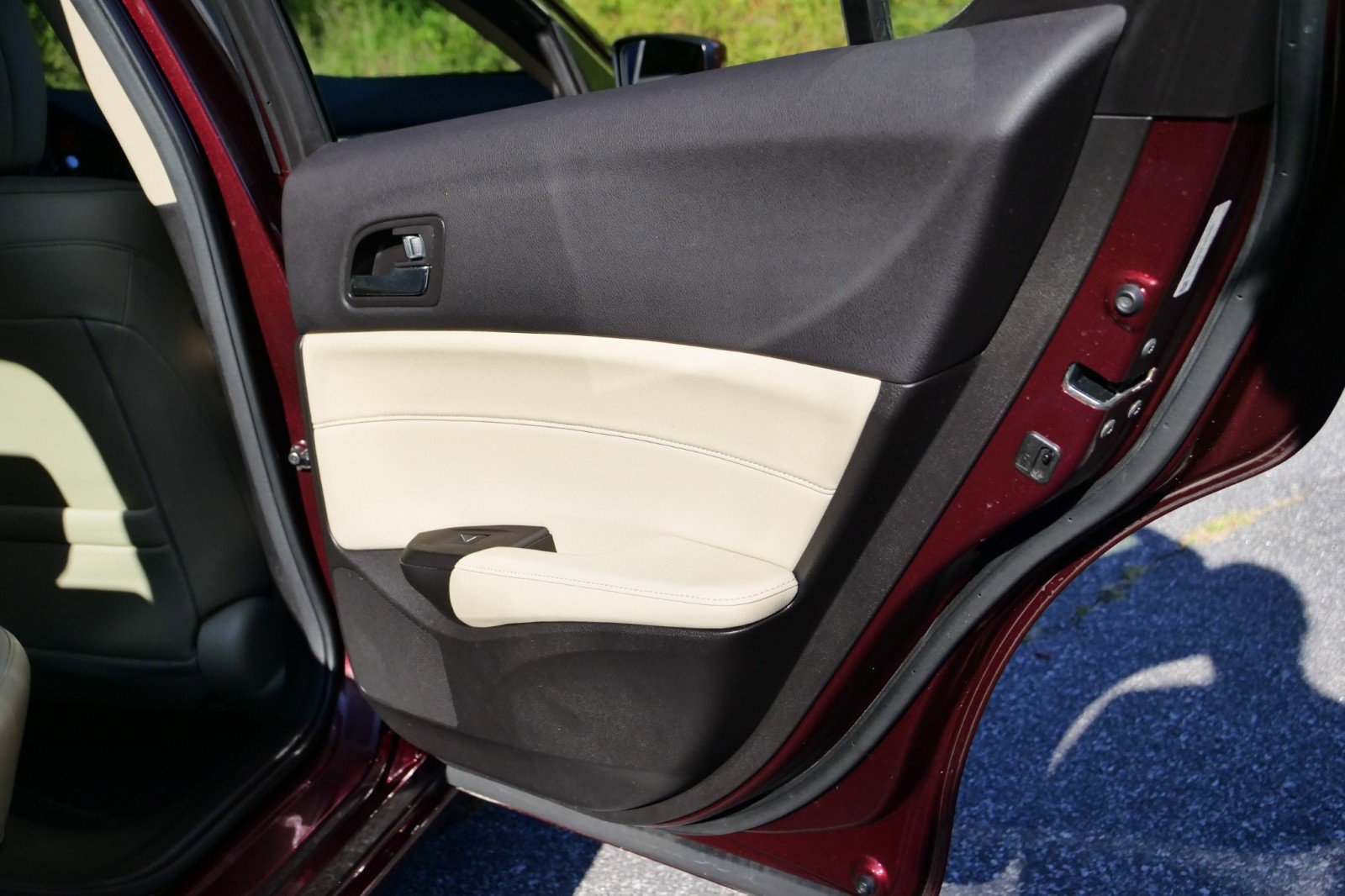 Used 2013 Acura ILX 2.0L / Tech Package / Heated S image 26