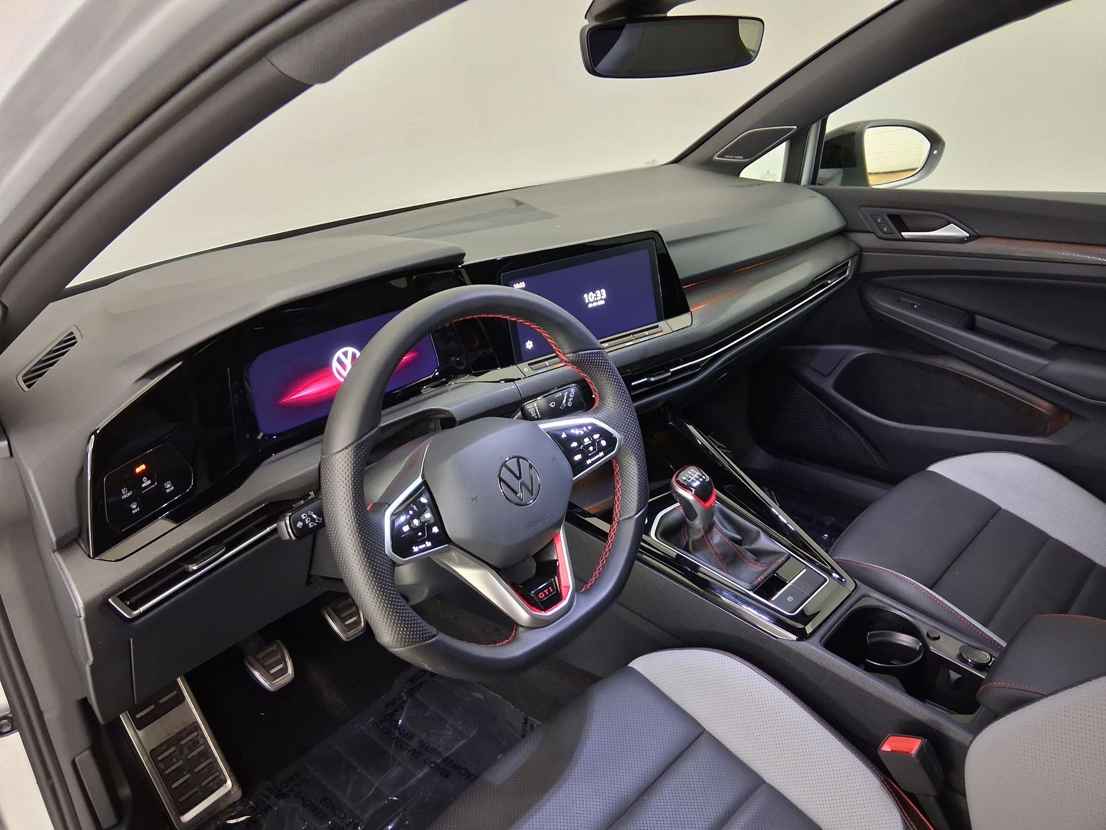 Used 2024 Volkswagen GTI SE image 2