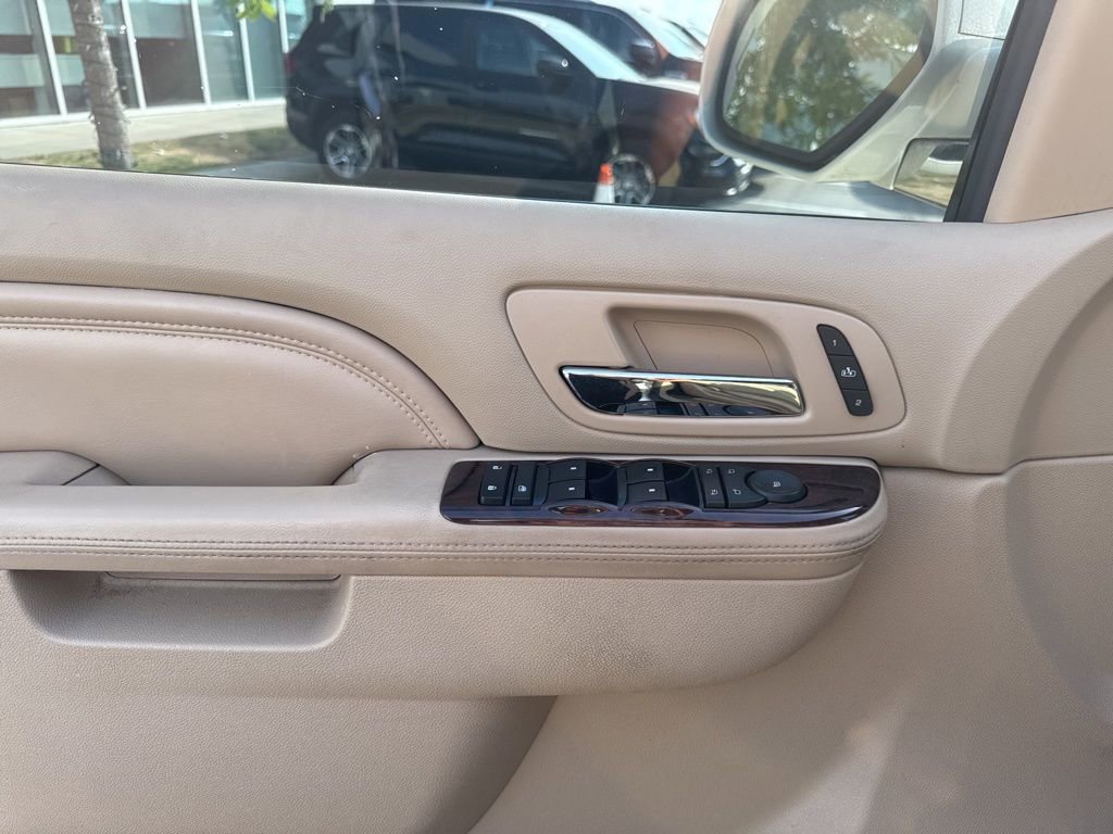 Used 2014 Cadillac Escalade ESV Premium AWD/4WD image 11