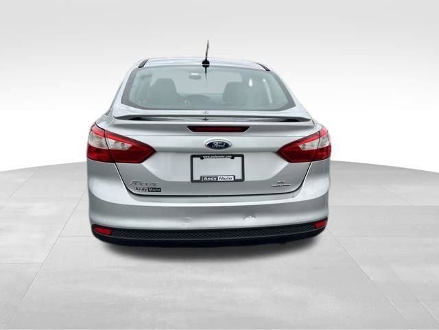 Used 2014 Ford Focus SE w/ Equipment Group 201A FWD image 6