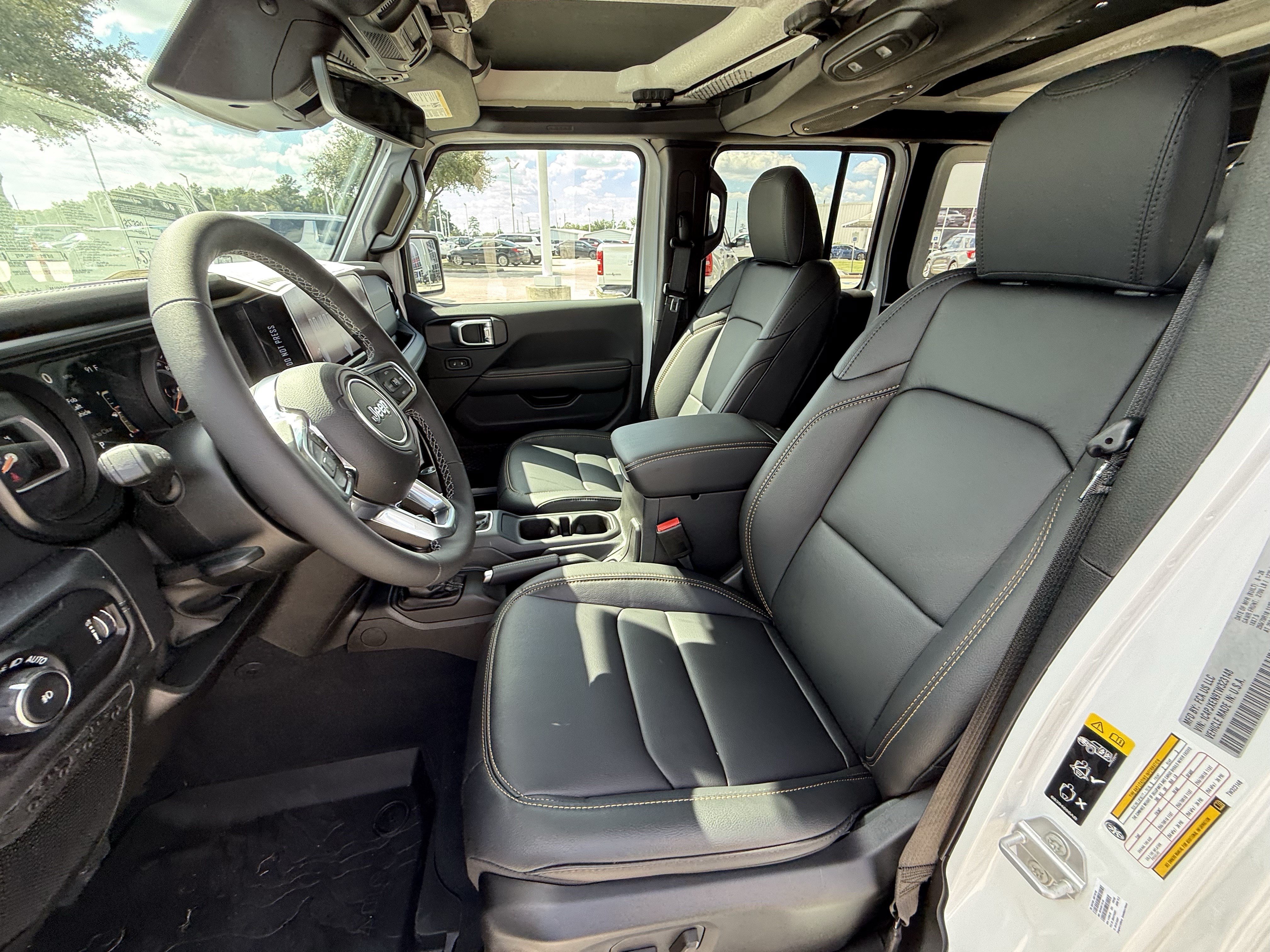 New 2026 Jeep Wrangler Unlimited Sahara AWD/4WD image 17