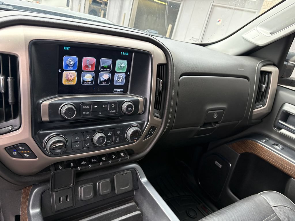 Used 2019 GMC Sierra 2500 Denali w/ Duramax Plus Package AWD/4WD image 21