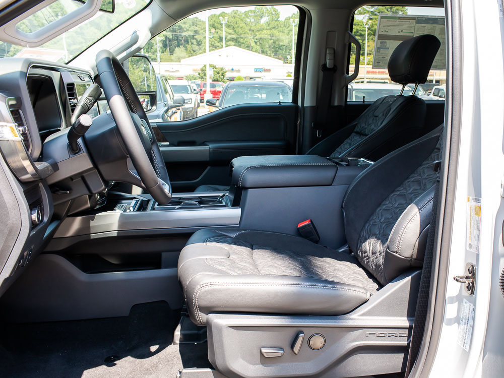 New 2026 Ford F250 Lariat w/ Black Appearance Package AWD/4WD image 17