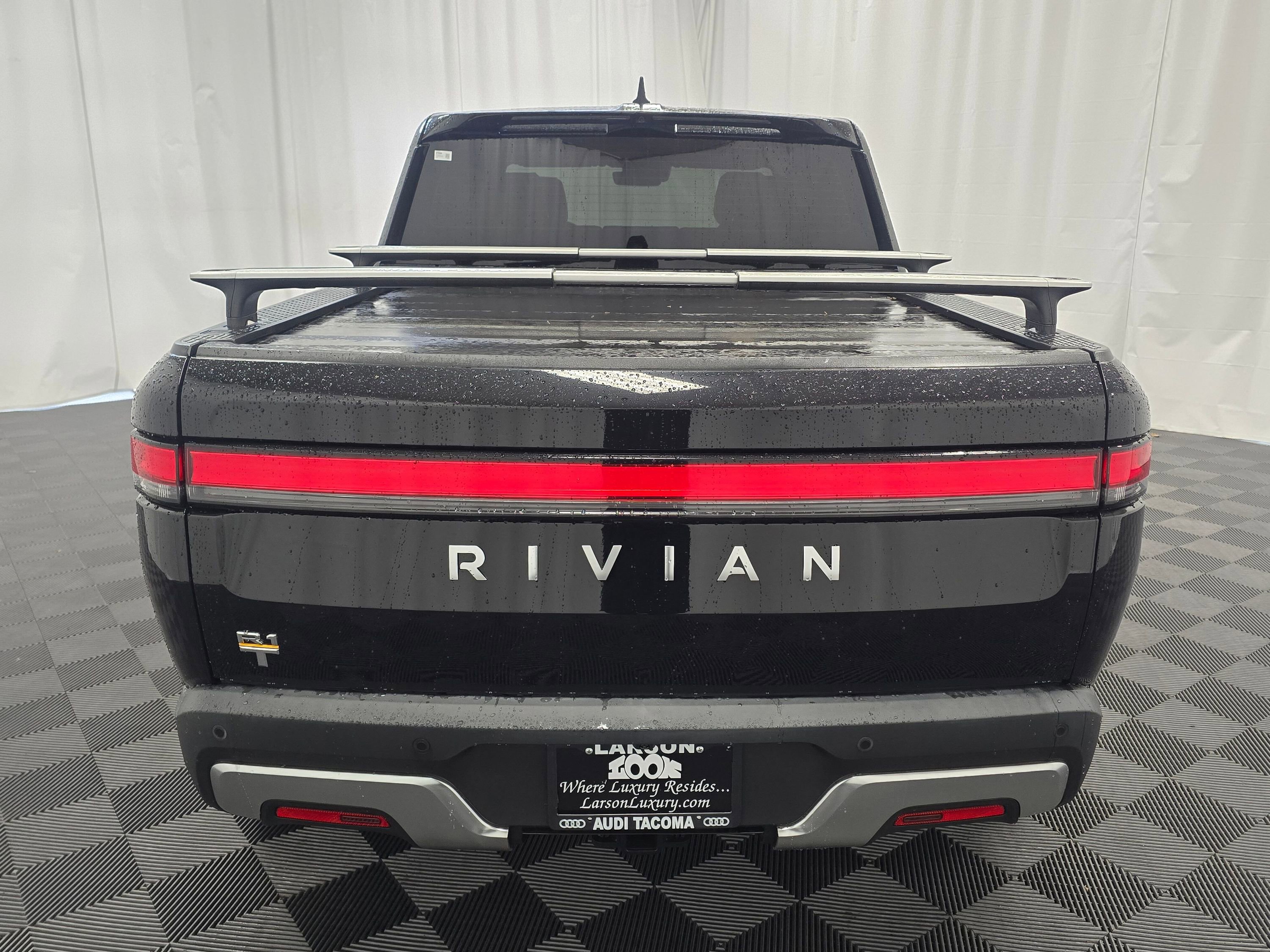 Used 2022 Rivian R1T Adventure image 5