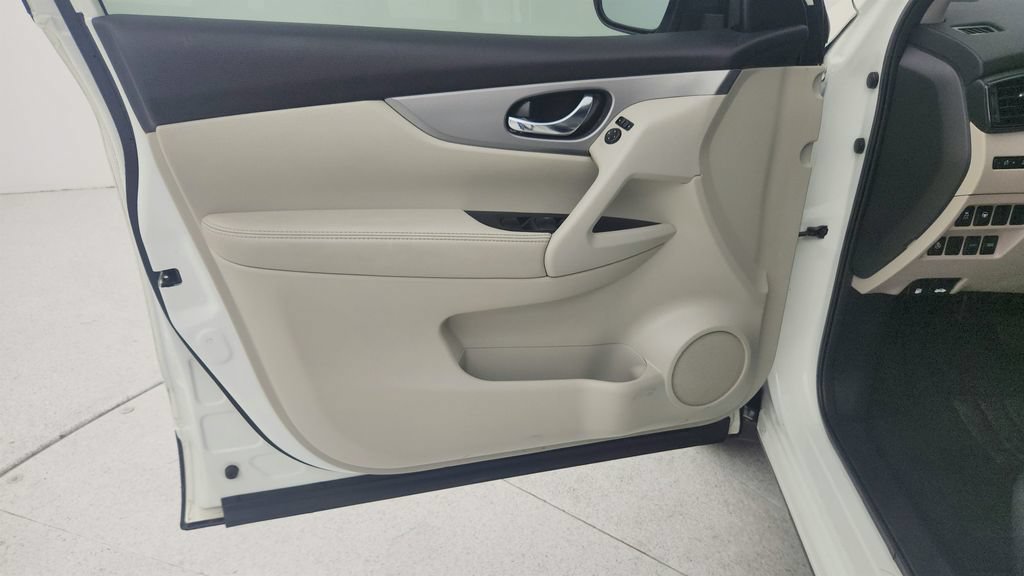 Used 2020 Nissan Rogue Sport SL FWD image 19