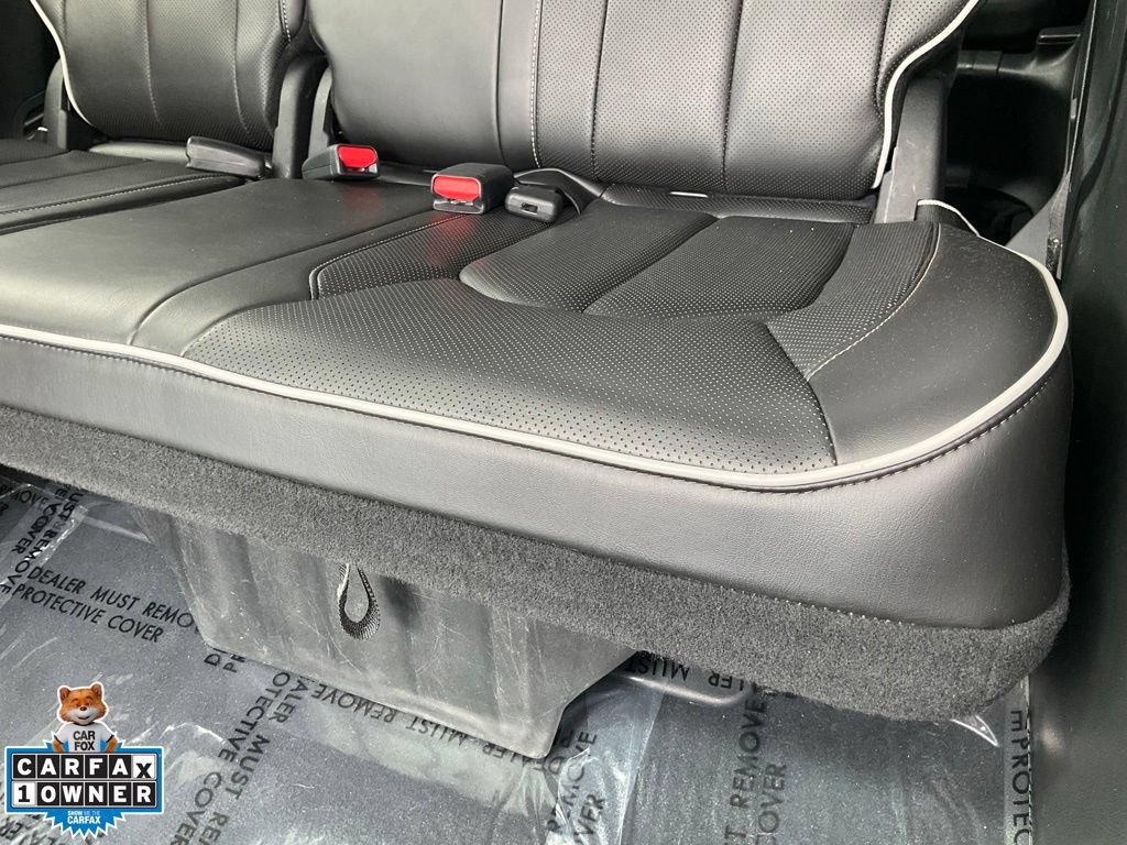 Used 2023 Chrysler Pacifica Limited w/ Uconnect Theater Family Group FWD image 31
