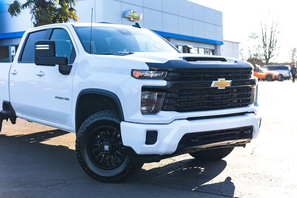 Used 2024 Chevrolet Silverado 3500 LT image 3
