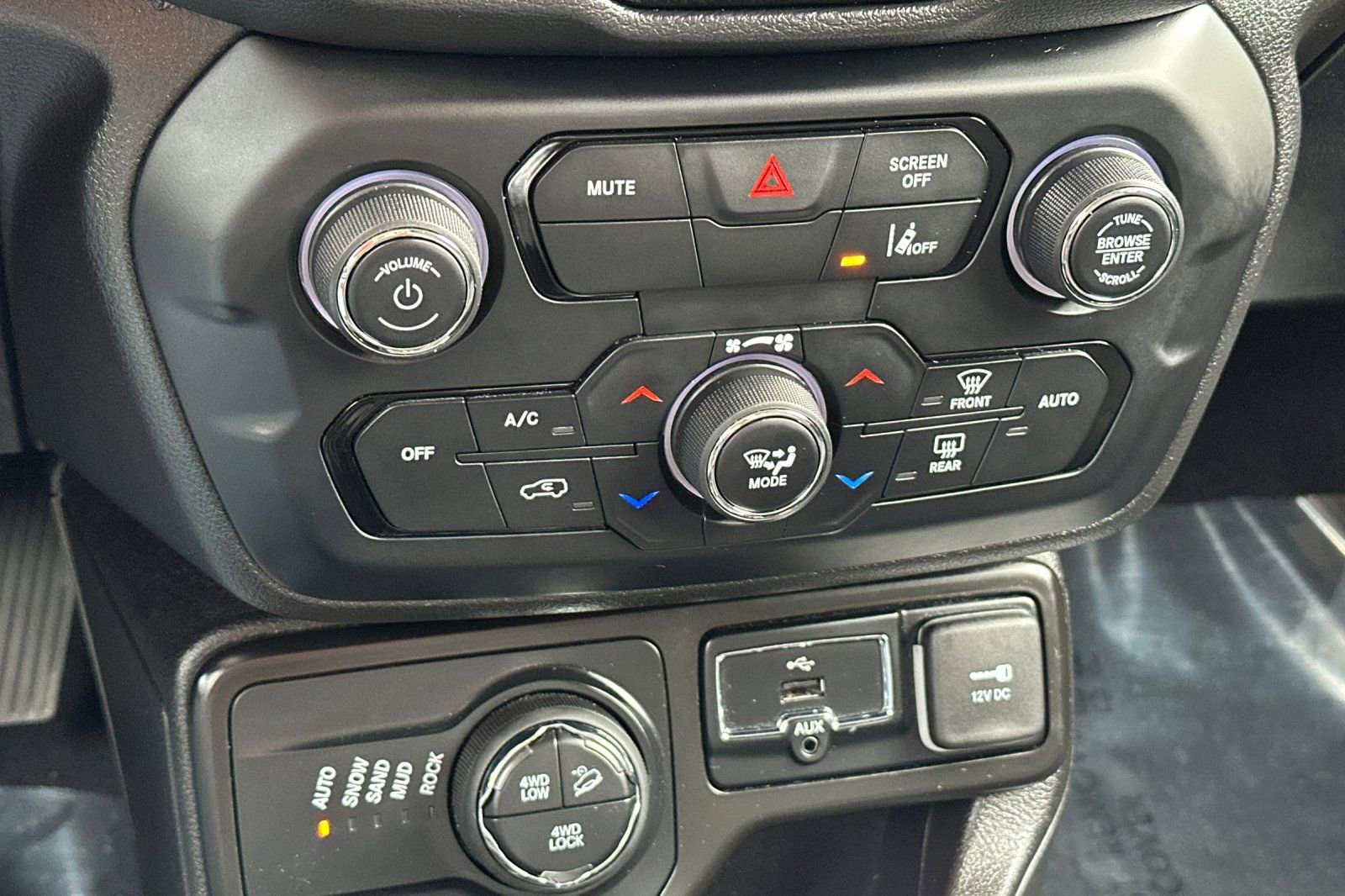 Used 2023 Jeep Renegade Trailhawk image 20